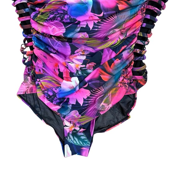 Torrid Slim Fix One Piece Underwire Swimsuit Lattice Sides Push Up Size 4/DD-F - Picture 3 of 11